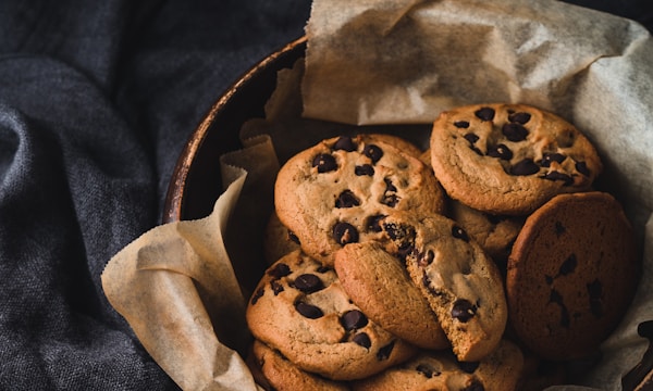 Pão de queijo mineiro dourado e fresquinho